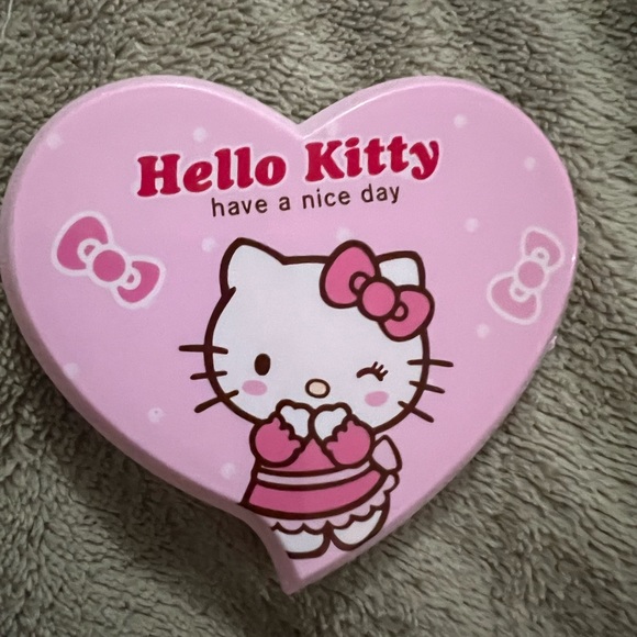 Hello Kitty Heart Shaped Mirror and Comb Combo - Picture 2 of 8
